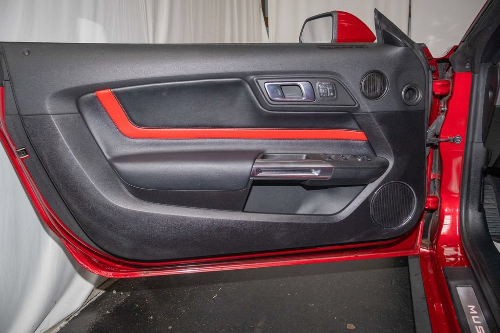 2022 Ford Mustang EcoBoost