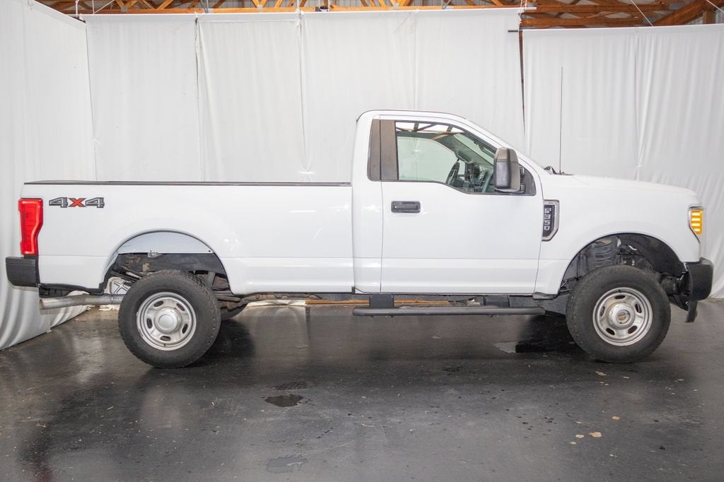 2017 Ford Super Duty F-350 SRW XL