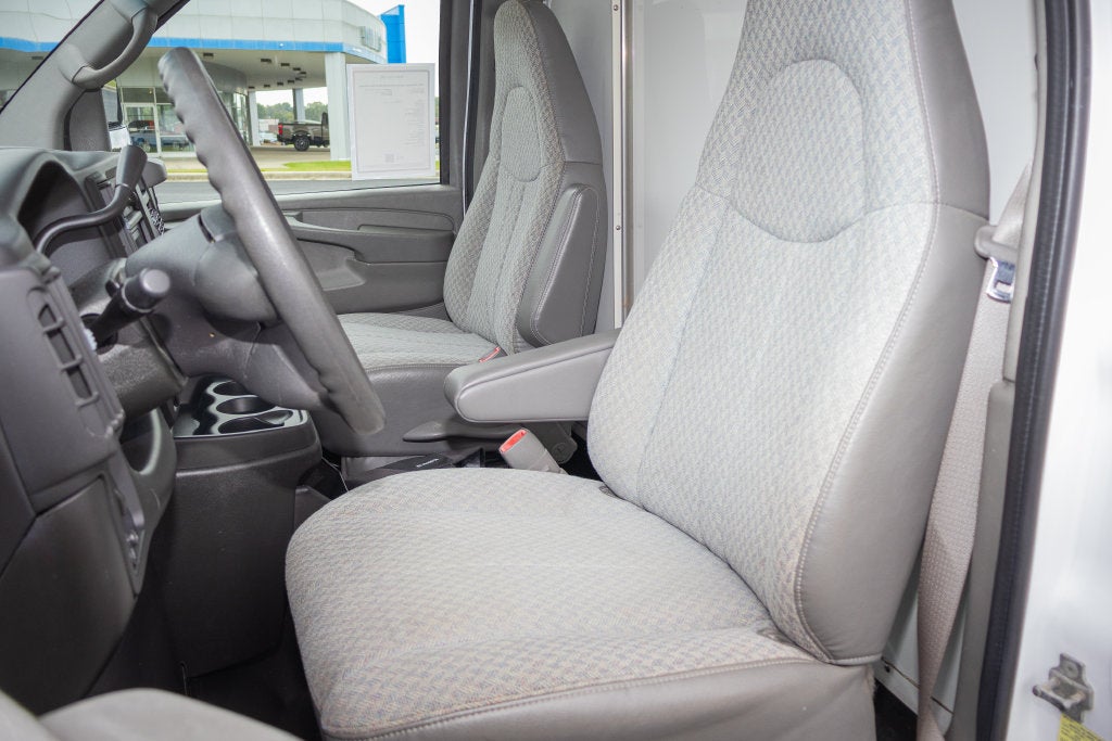 2007 Chevrolet Express Cutaway 3500 C6Y SRW