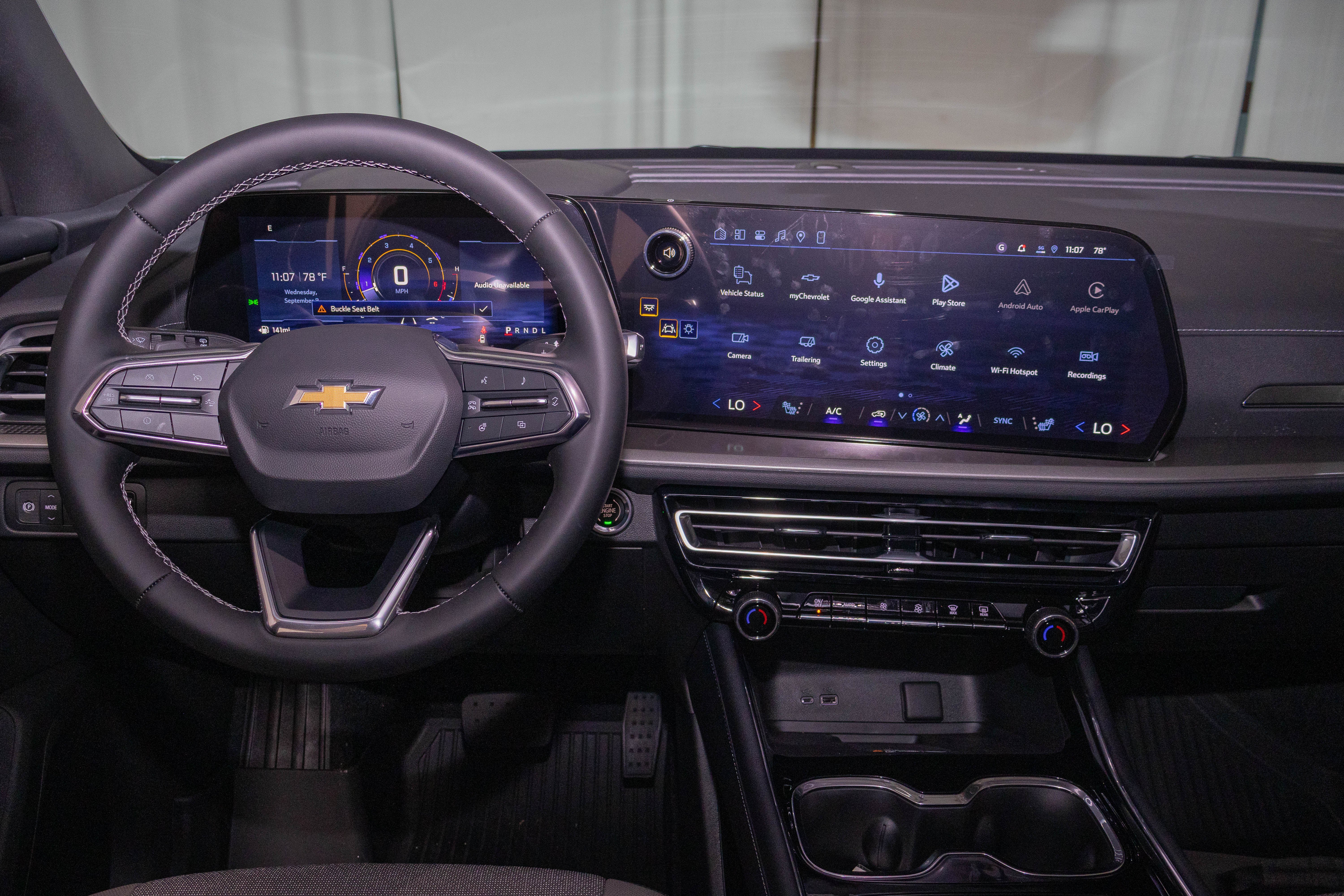 2027 Chevrolet Traverse LT