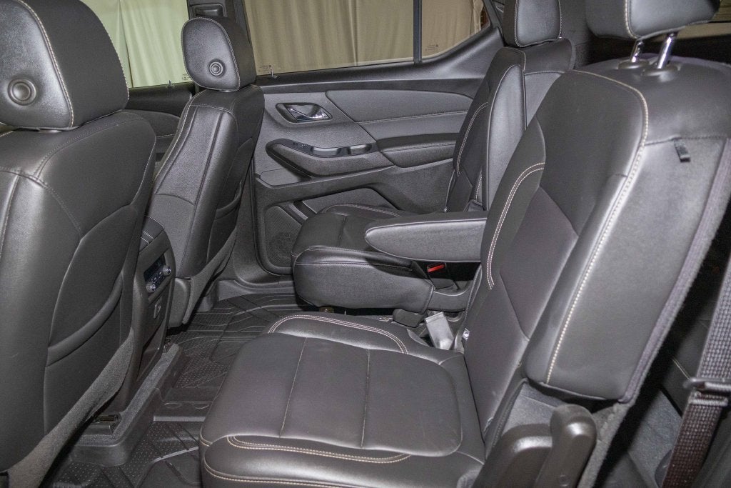 2022 Chevrolet Traverse LT Leather