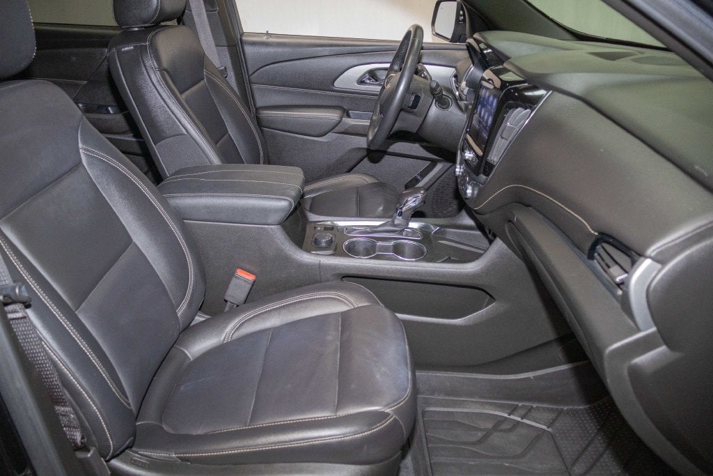2022 Chevrolet Traverse LT Leather