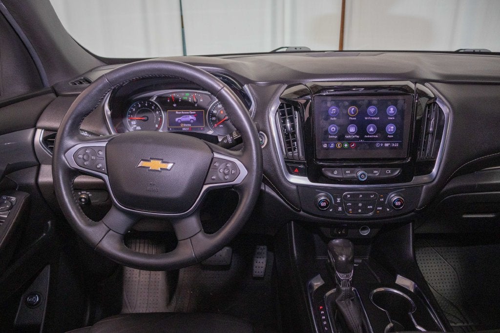 2022 Chevrolet Traverse LT Leather