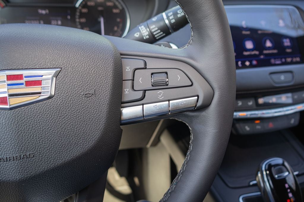 2023 Cadillac XT4 Luxury