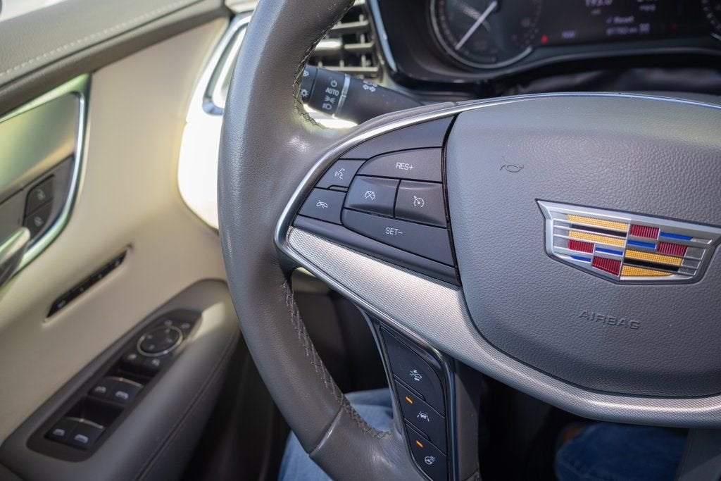 2022 Cadillac XT5 Premium Luxury