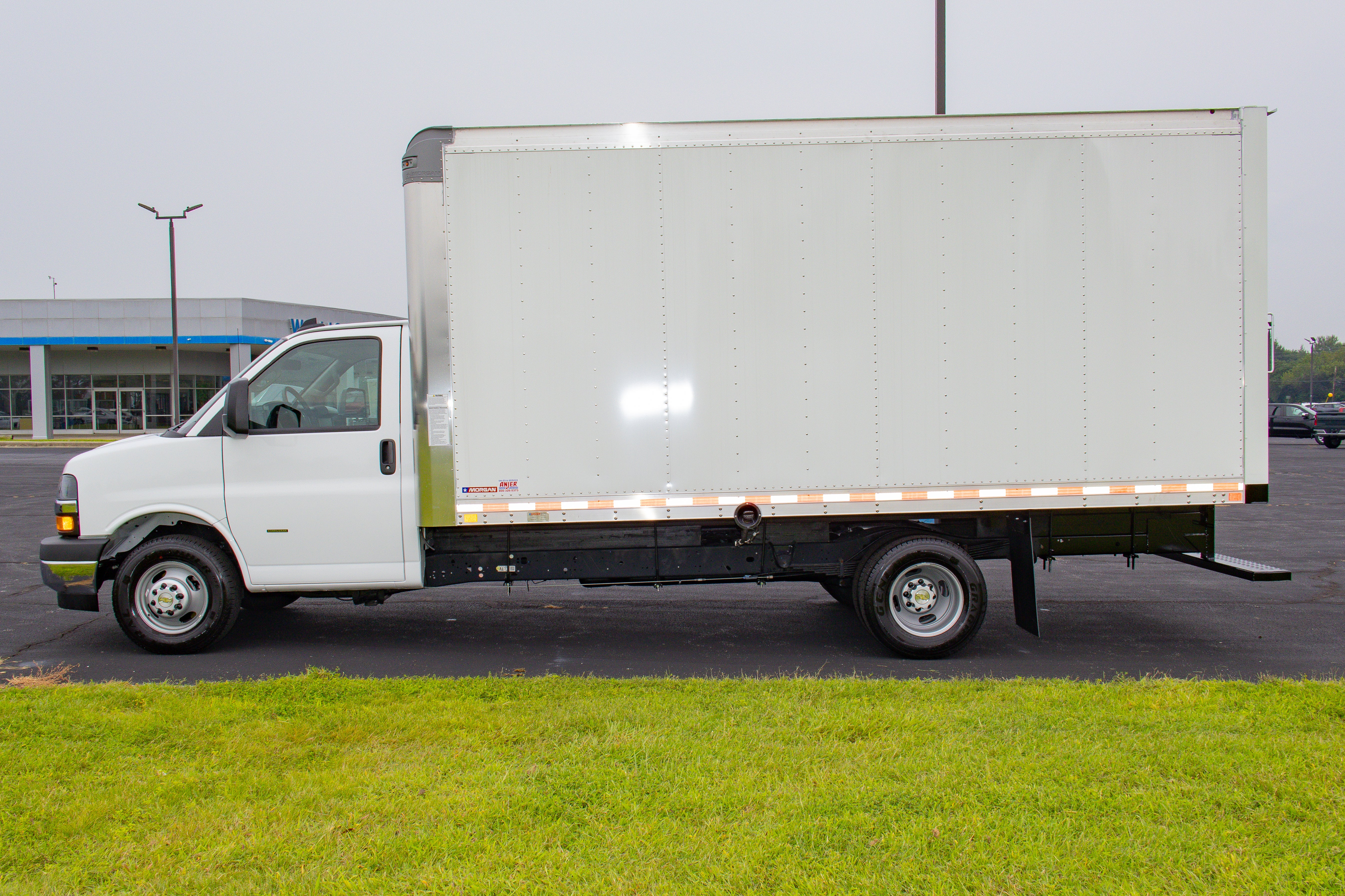 2025 Chevrolet Express Cutaway 3500 Base