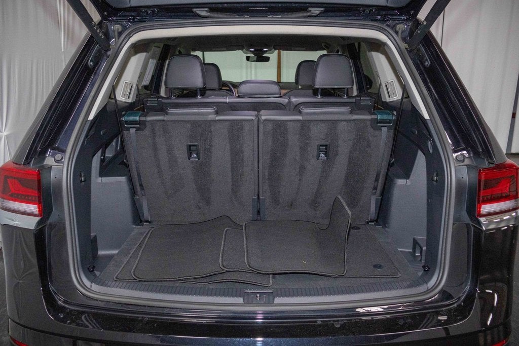 2025 Volkswagen Atlas 2.0T SE w/Technology