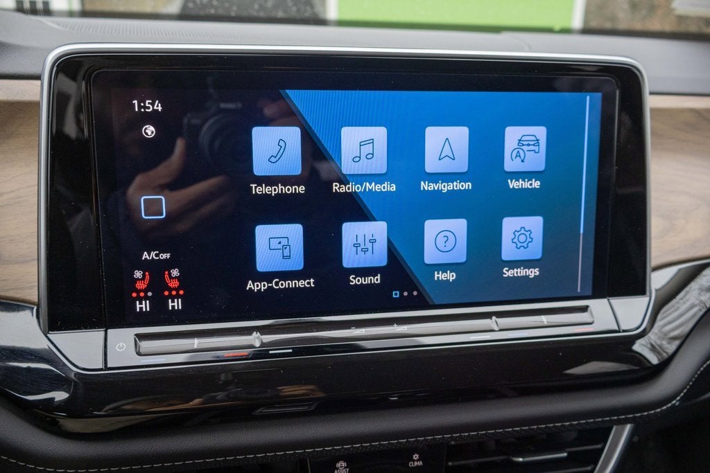 2025 Volkswagen Atlas 2.0T SE w/Technology