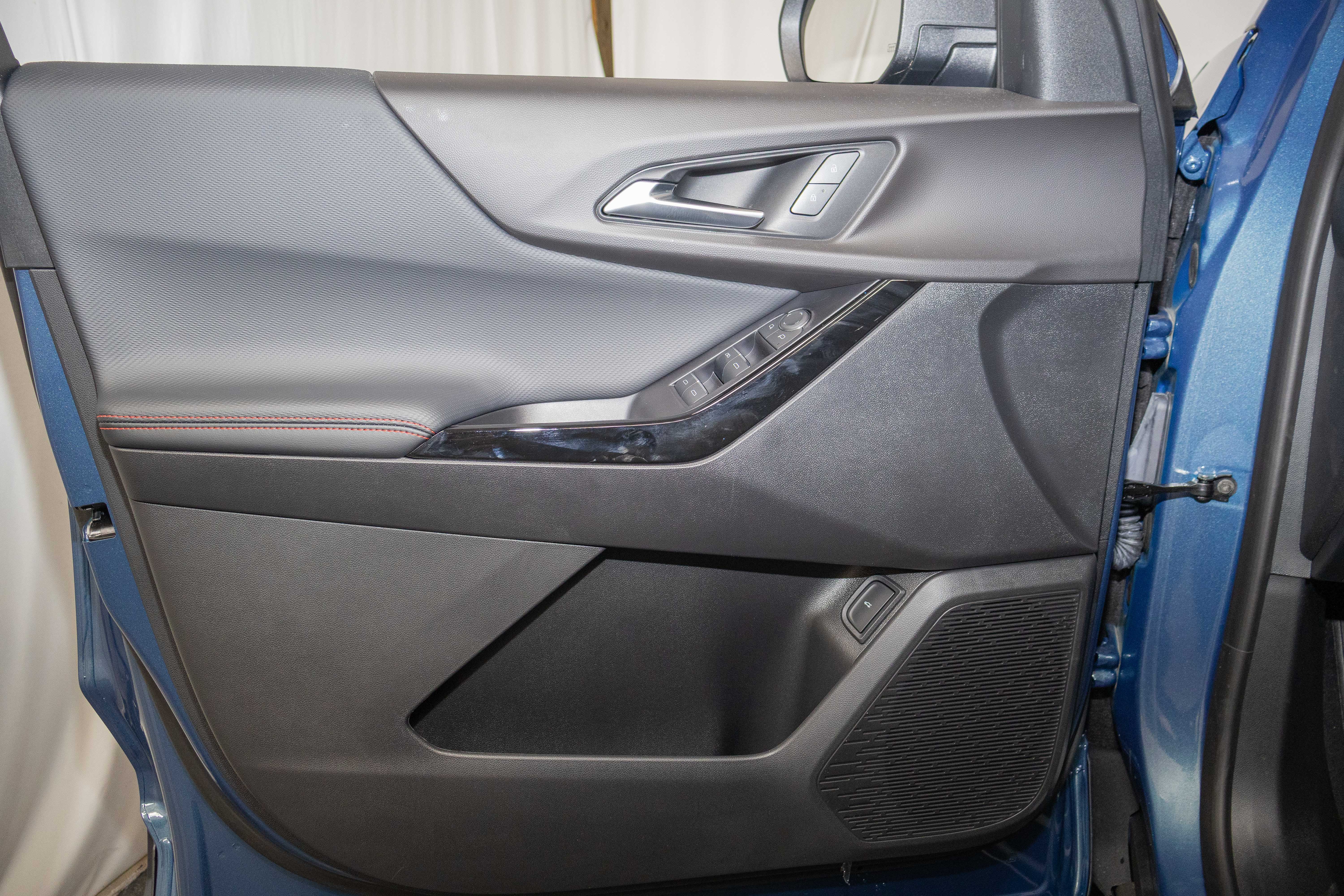 2027 Chevrolet Equinox RS - Photo 7