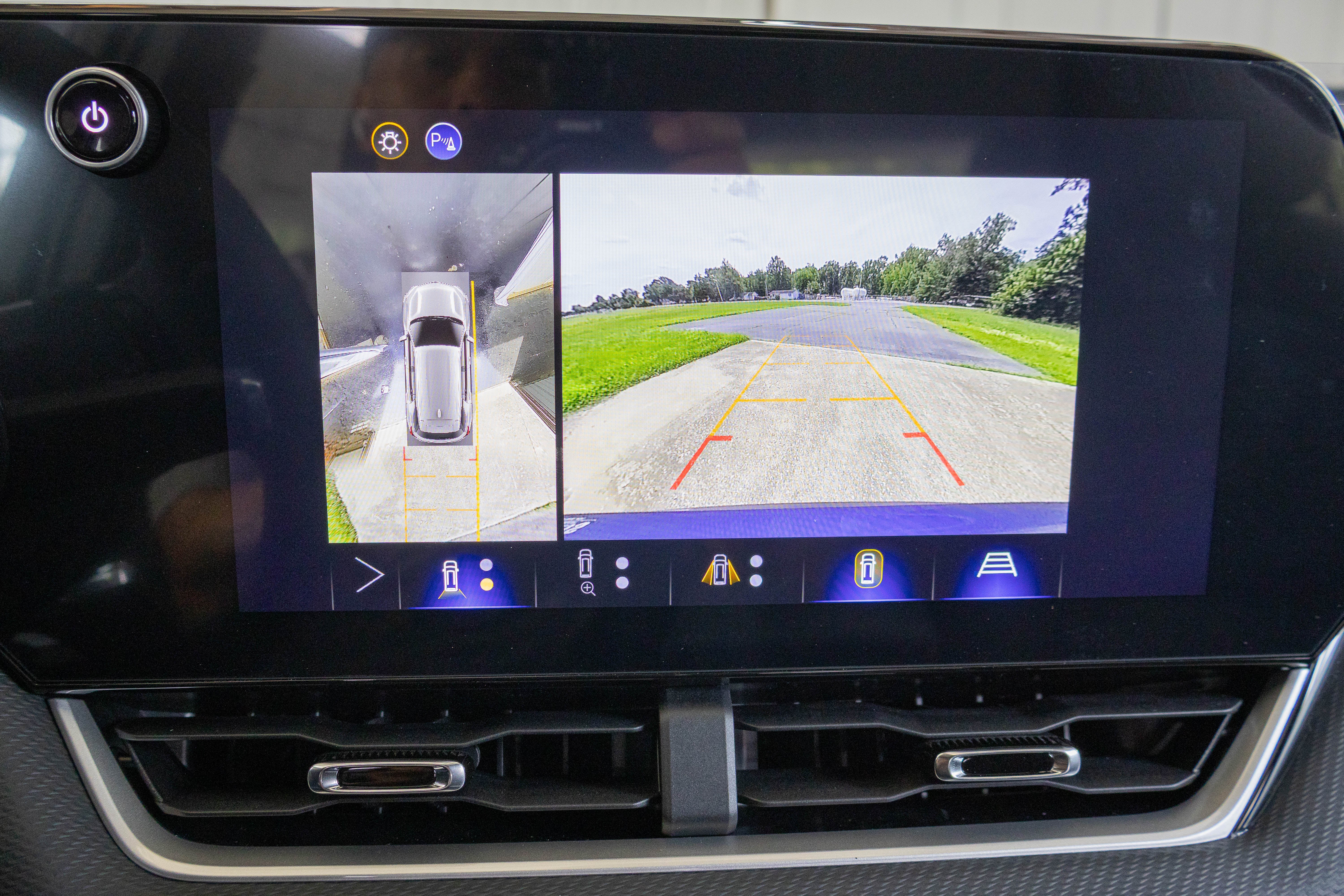 2026 Chevrolet Equinox LT - Photo 16