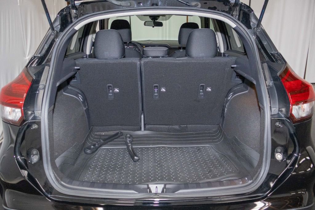 2022 Nissan Kicks SV
