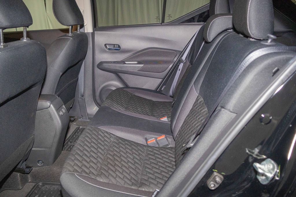 2022 Nissan Kicks SV