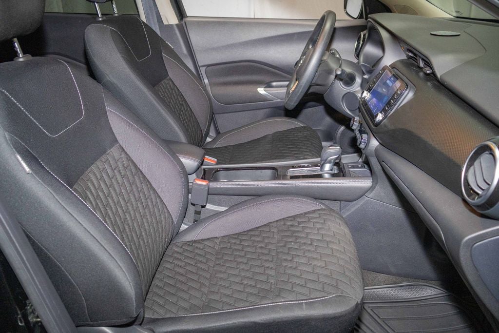 2022 Nissan Kicks SV