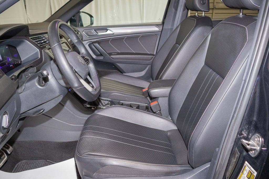 2023 Volkswagen Tiguan SE R-Line Black