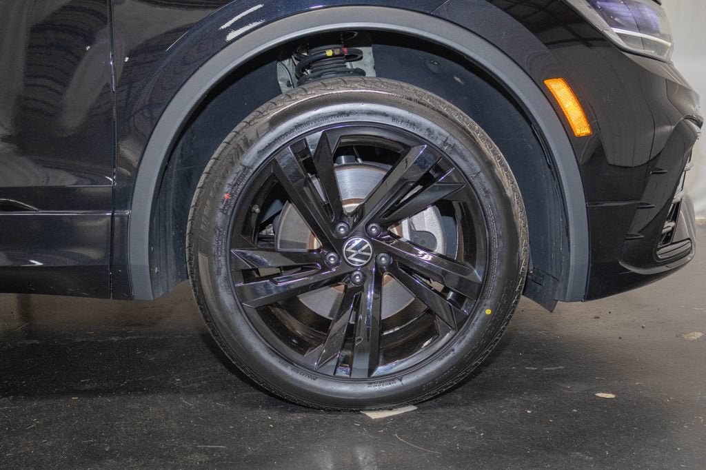 2023 Volkswagen Tiguan SE R-Line Black