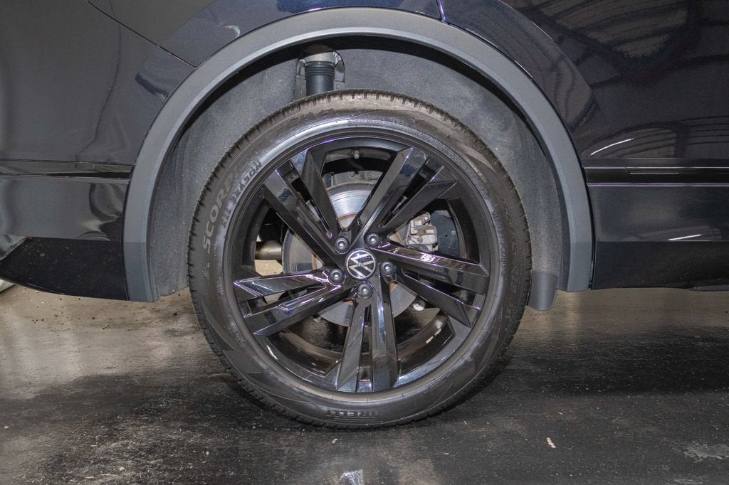 2023 Volkswagen Tiguan SE R-Line Black