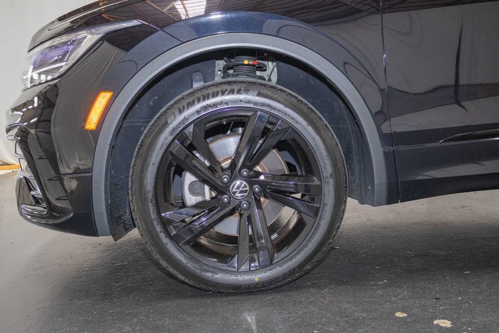 2023 Volkswagen Tiguan SE R-Line Black