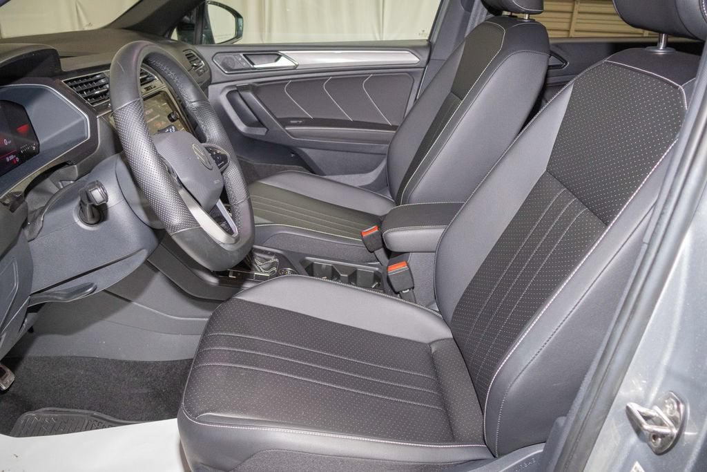 2023 Volkswagen Tiguan SE R-Line Black