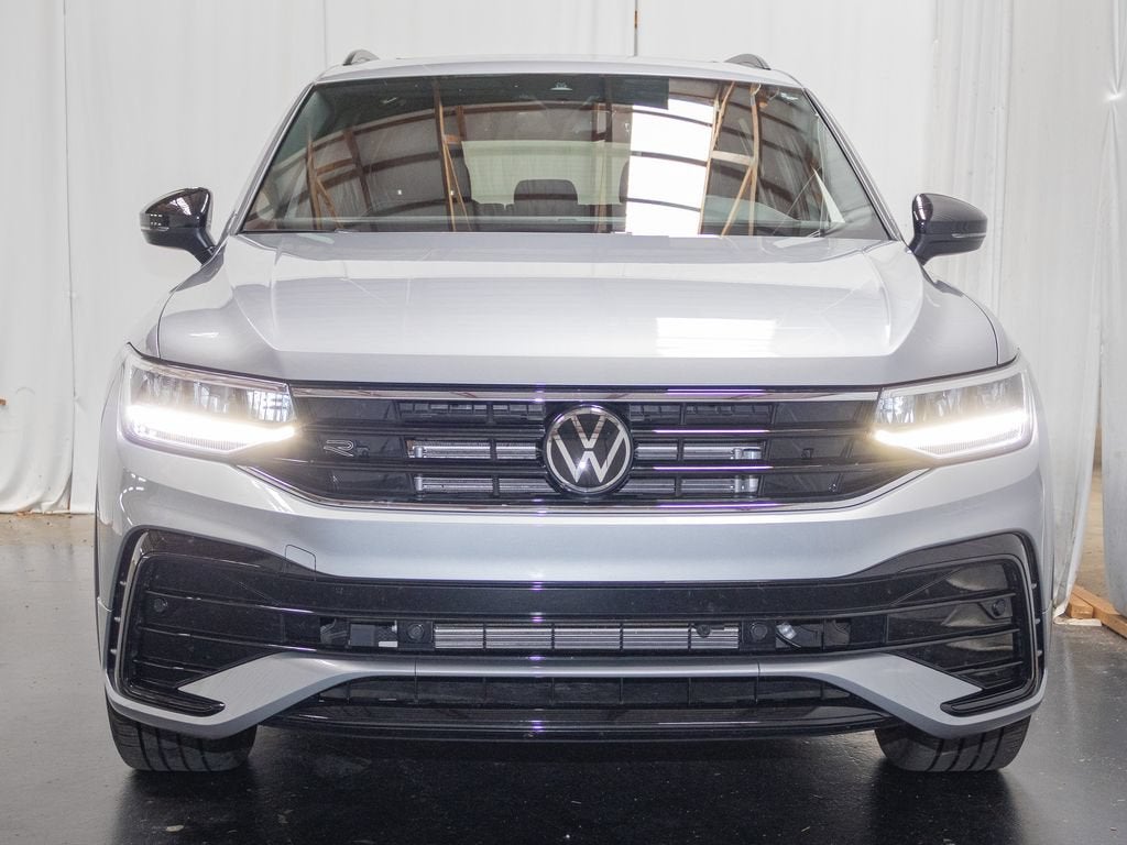 2023 Volkswagen Tiguan SE R-Line Black