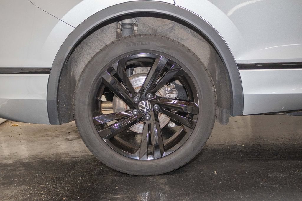 2023 Volkswagen Tiguan SE R-Line Black