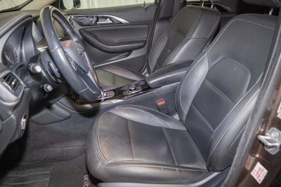 2017 INFINITI QX30 Luxury