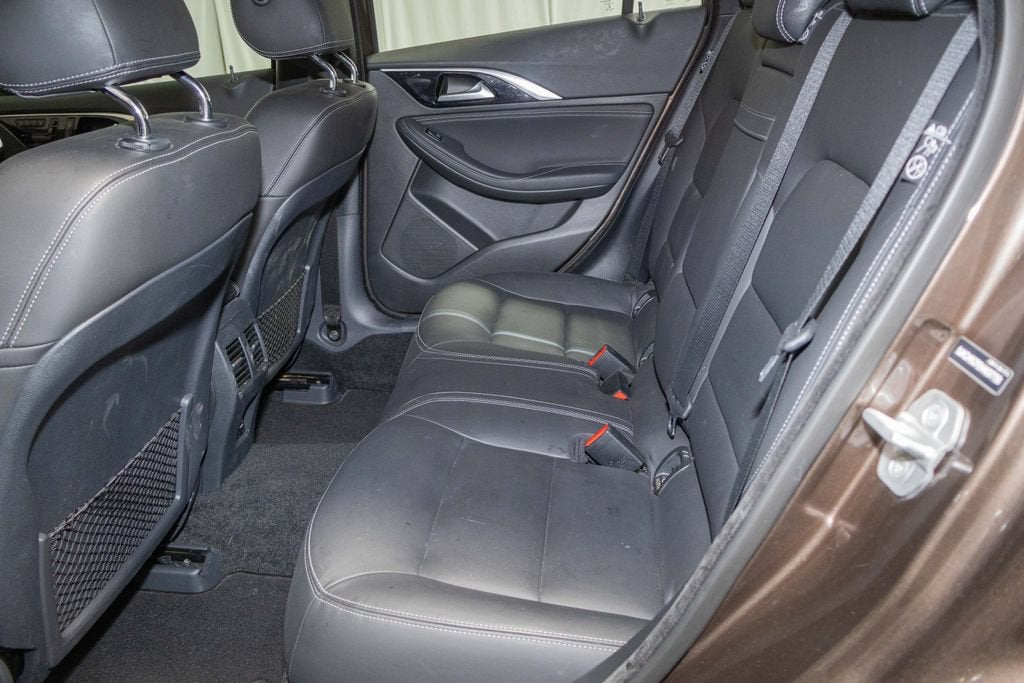2017 INFINITI QX30 Luxury