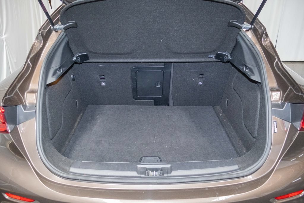 2017 INFINITI QX30 Luxury