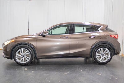 2017 INFINITI QX30 Luxury