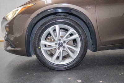 2017 INFINITI QX30 Luxury