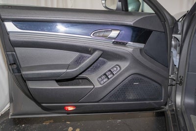 2015 Porsche Panamera 4