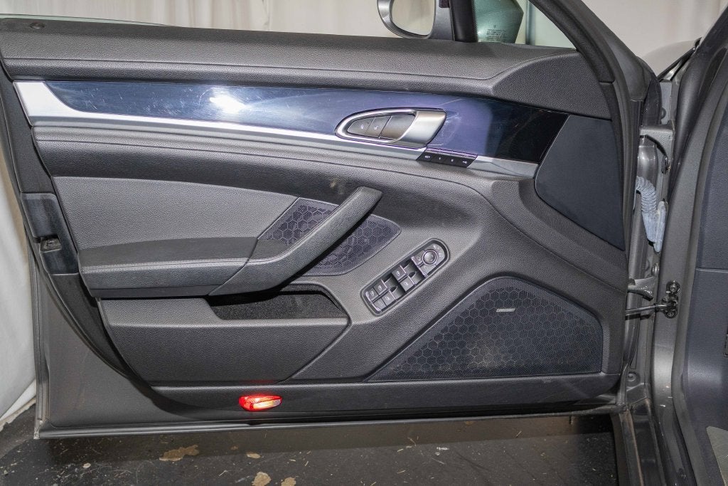 2015 Porsche Panamera 4