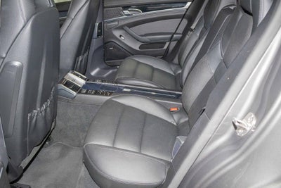 2015 Porsche Panamera 4
