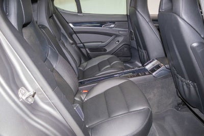 2015 Porsche Panamera 4