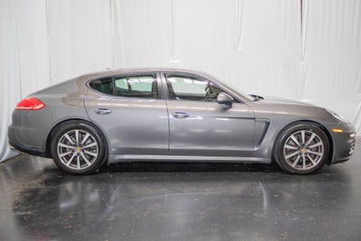 2015 Porsche Panamera 4