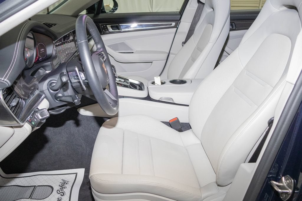 2023 Porsche Panamera Base
