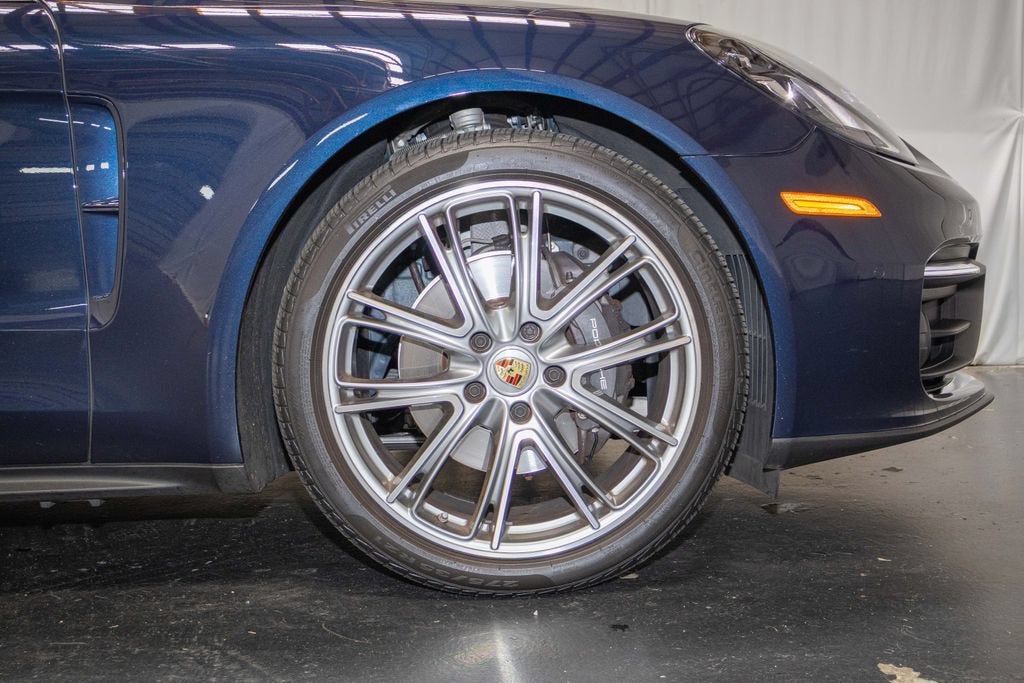 2023 Porsche Panamera Base