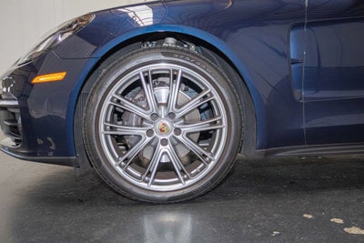 2023 Porsche Panamera Base